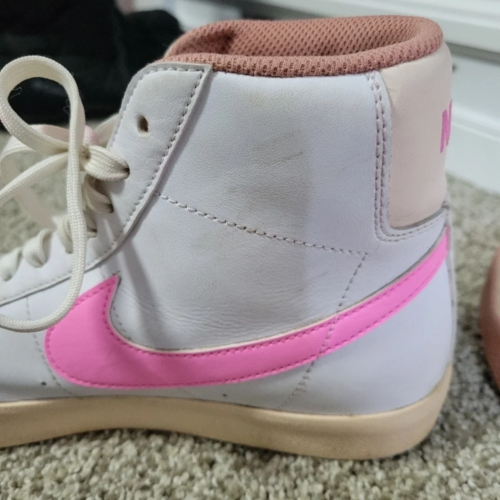 Nike Blazer Mid '77 Sneakers White/Guava Ice/Jade Ice/ Girls Sz 6Y Or  Women 7.5